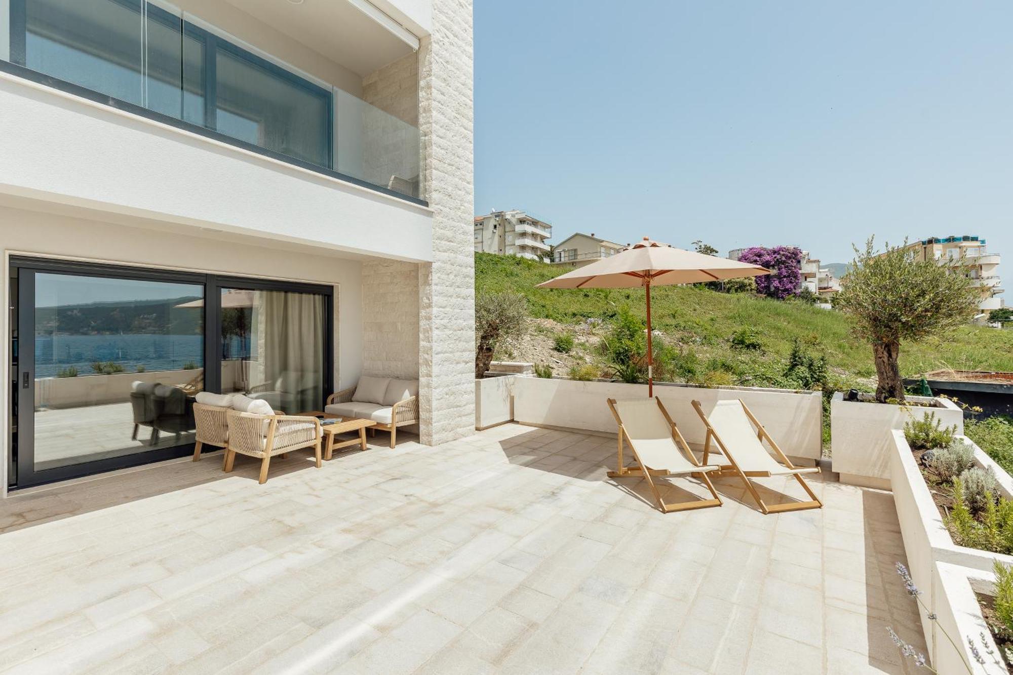 Savina Beachfront Oasis Herceg Novi Exteriör bild