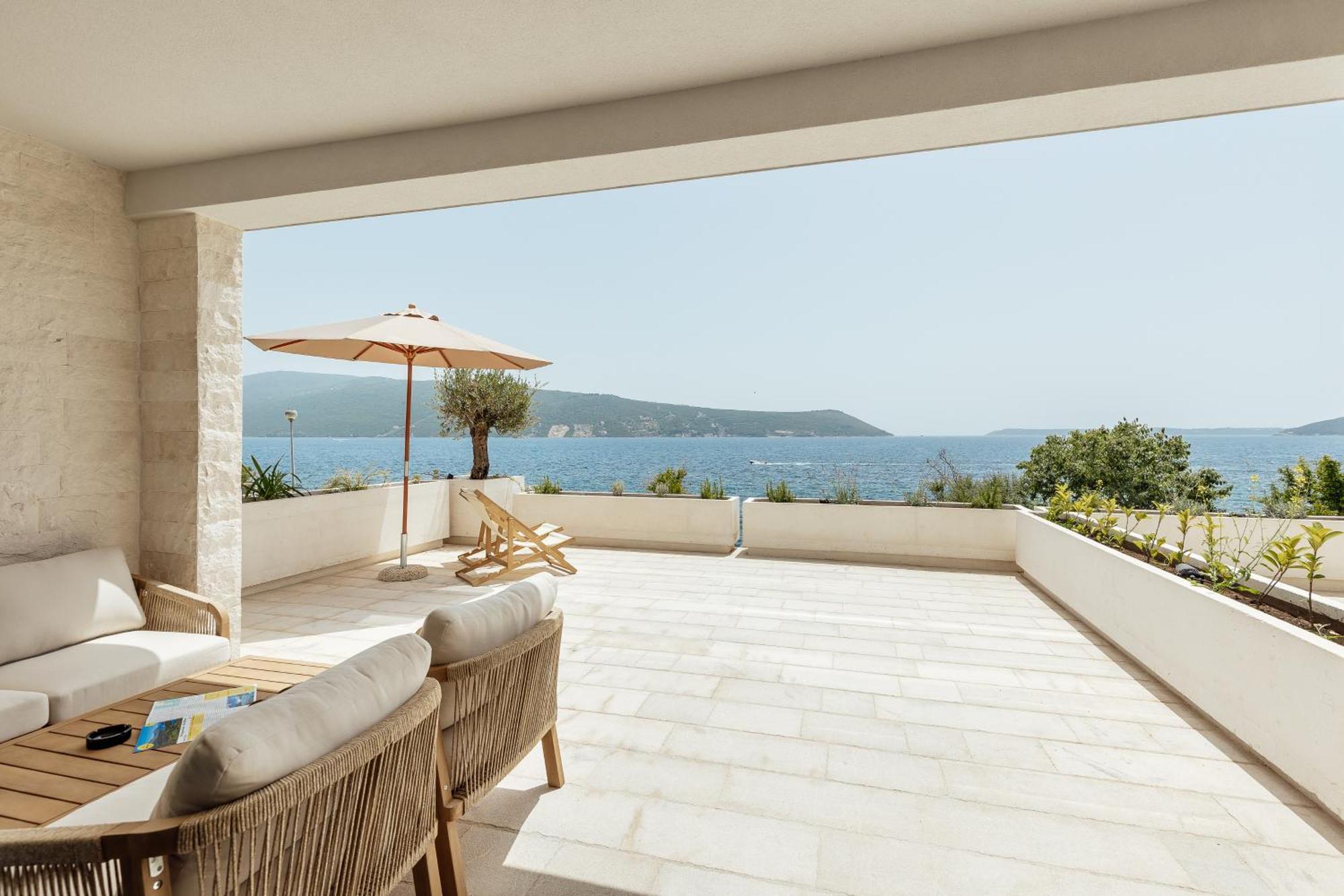 Savina Beachfront Oasis Herceg Novi Exteriör bild