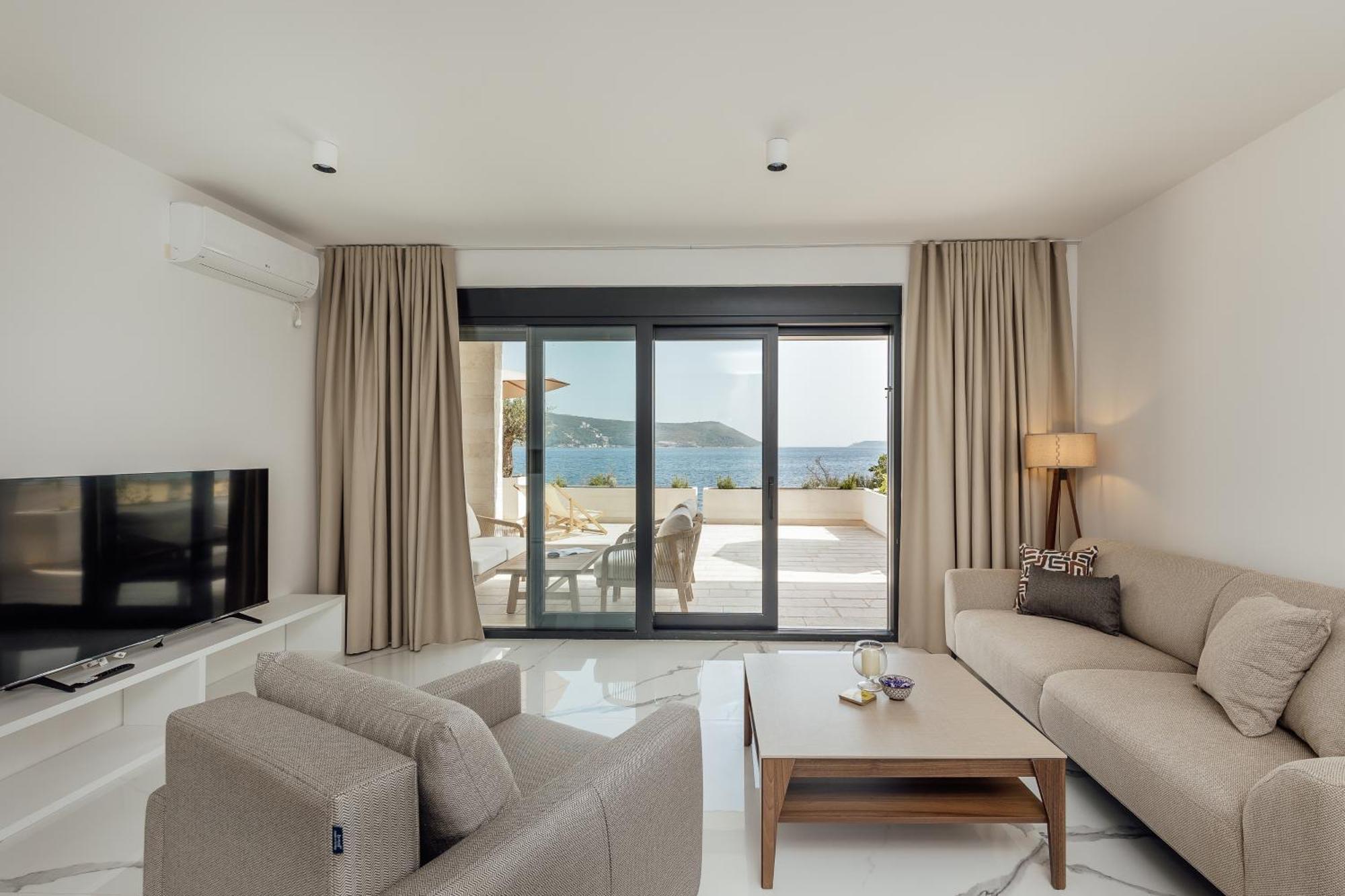 Savina Beachfront Oasis Herceg Novi Exteriör bild