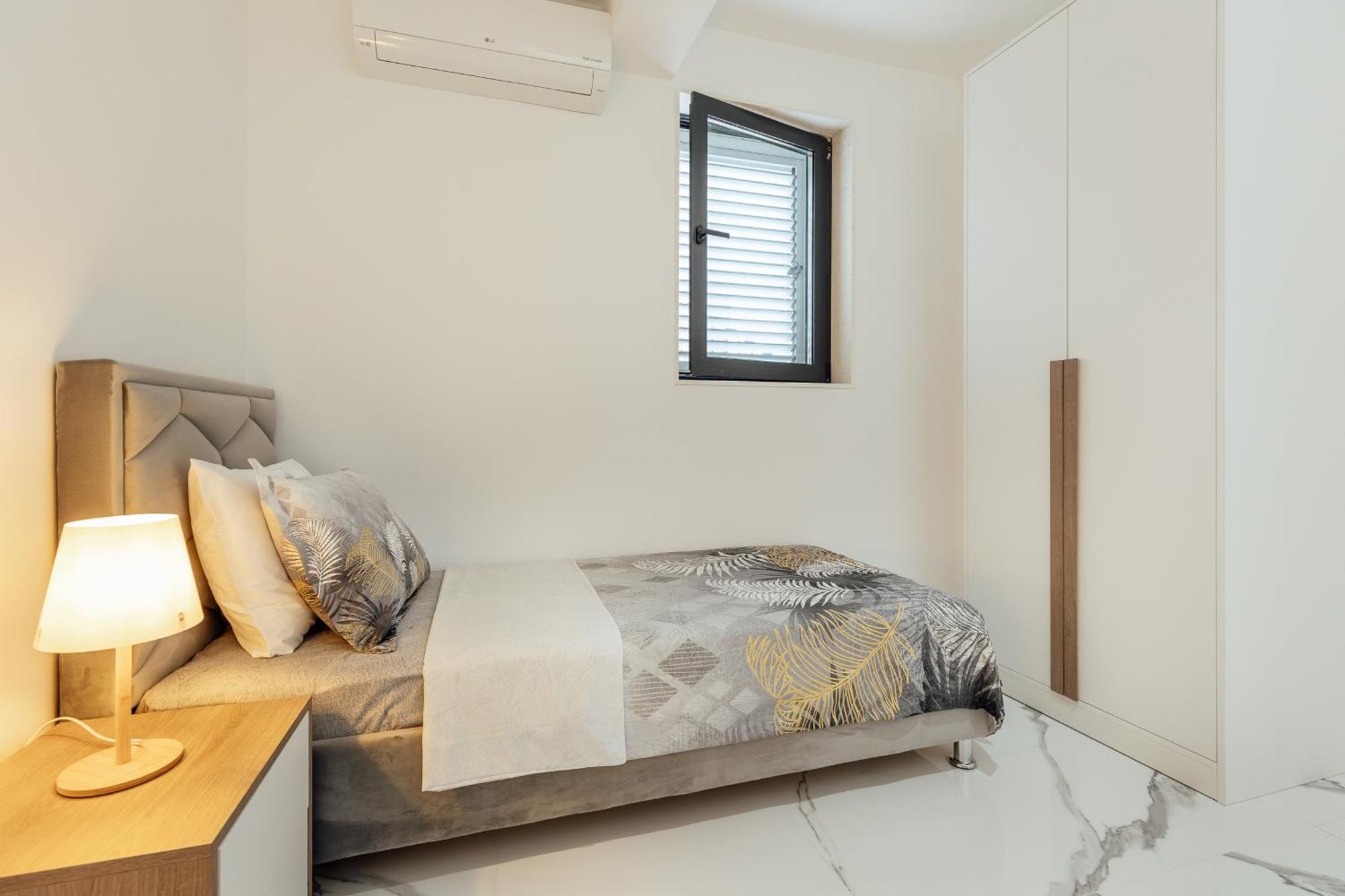Savina Beachfront Oasis Herceg Novi Exteriör bild