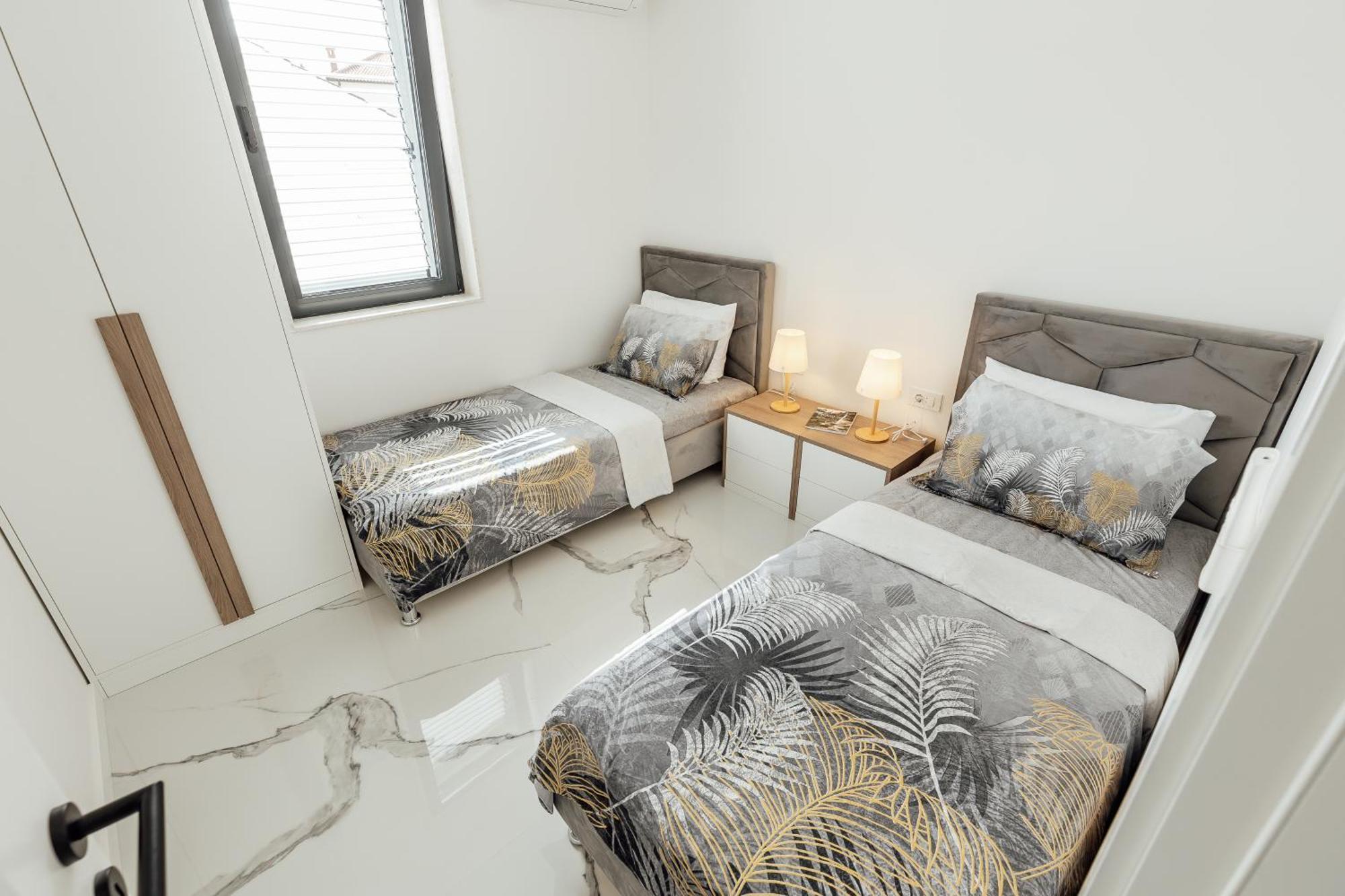 Savina Beachfront Oasis Herceg Novi Exteriör bild