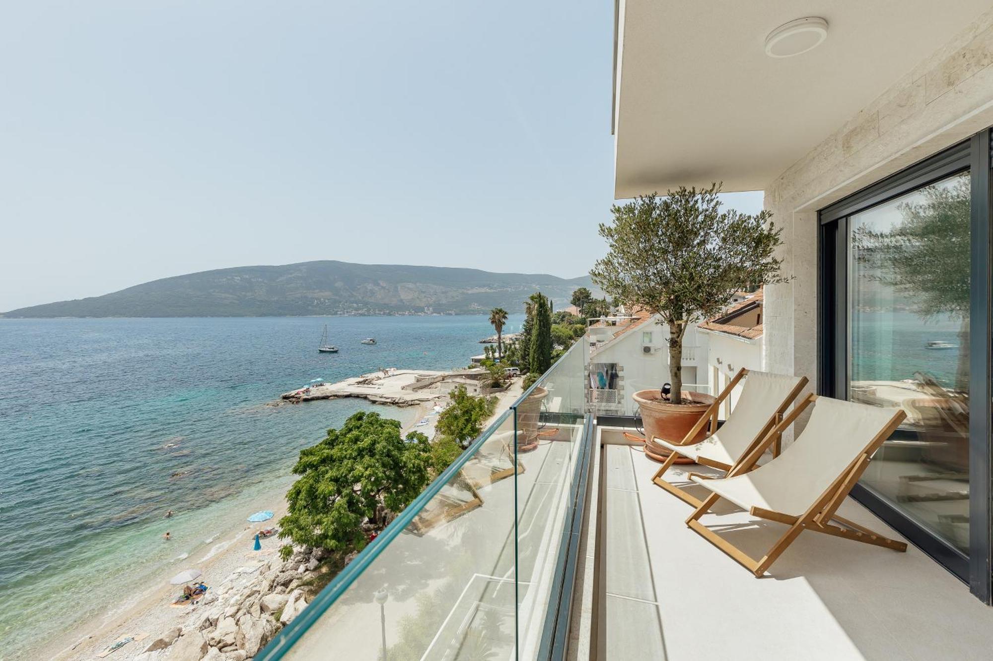 Savina Beachfront Oasis Herceg Novi Exteriör bild