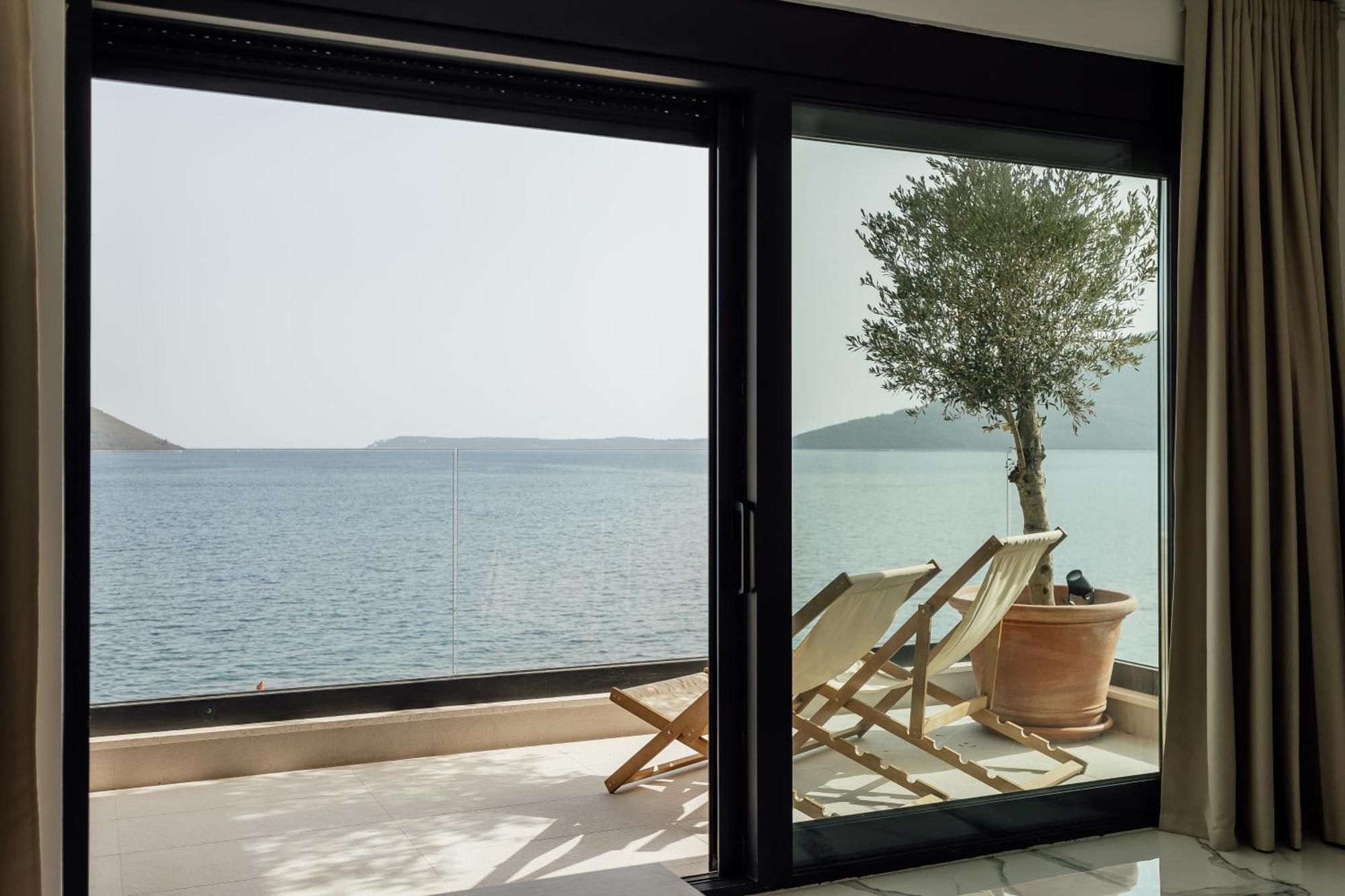 Savina Beachfront Oasis Herceg Novi Exteriör bild