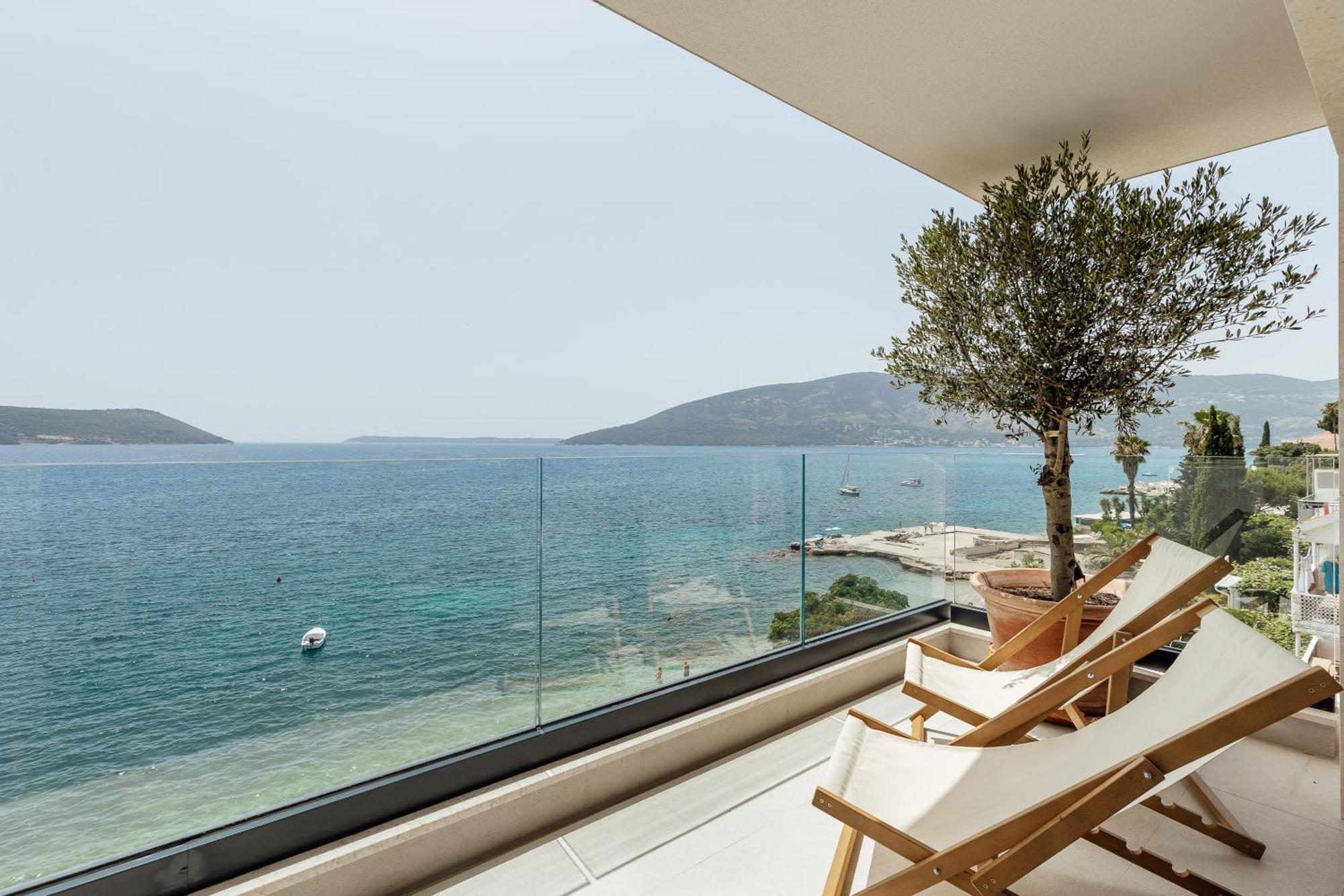 Savina Beachfront Oasis Herceg Novi Exteriör bild