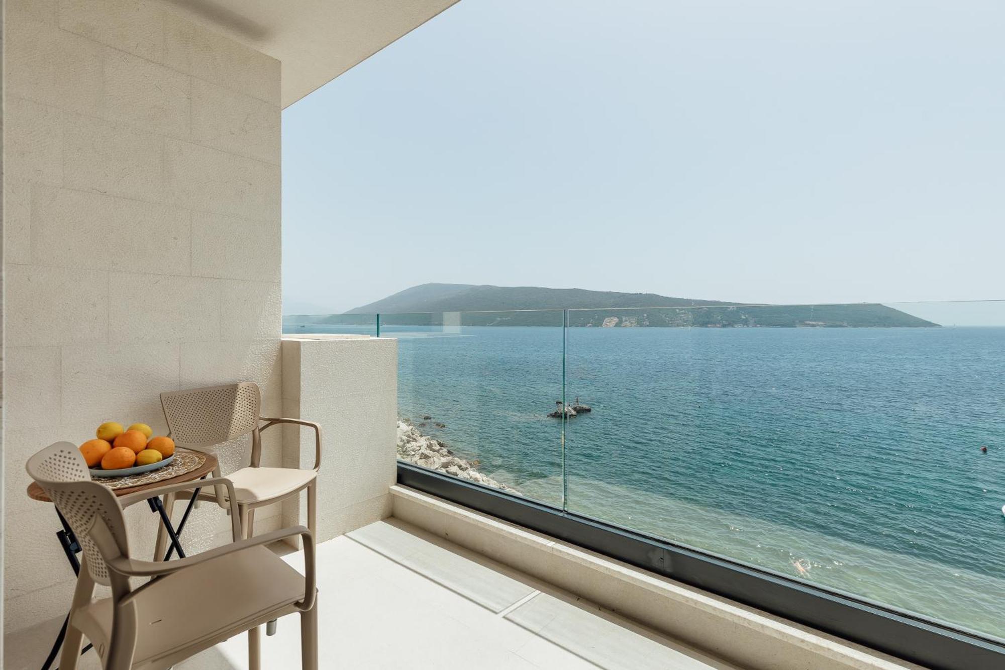 Savina Beachfront Oasis Herceg Novi Exteriör bild
