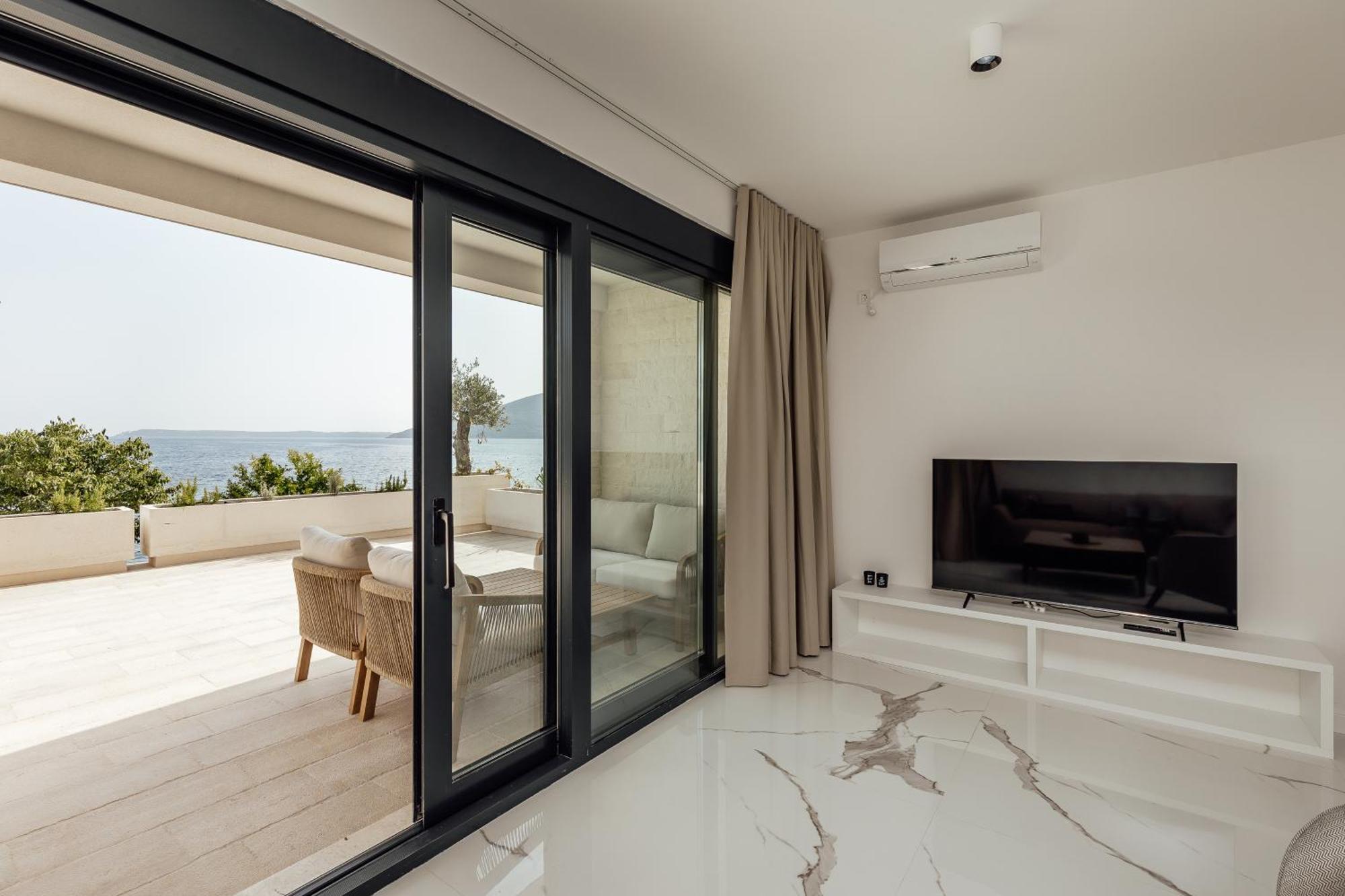Savina Beachfront Oasis Herceg Novi Exteriör bild