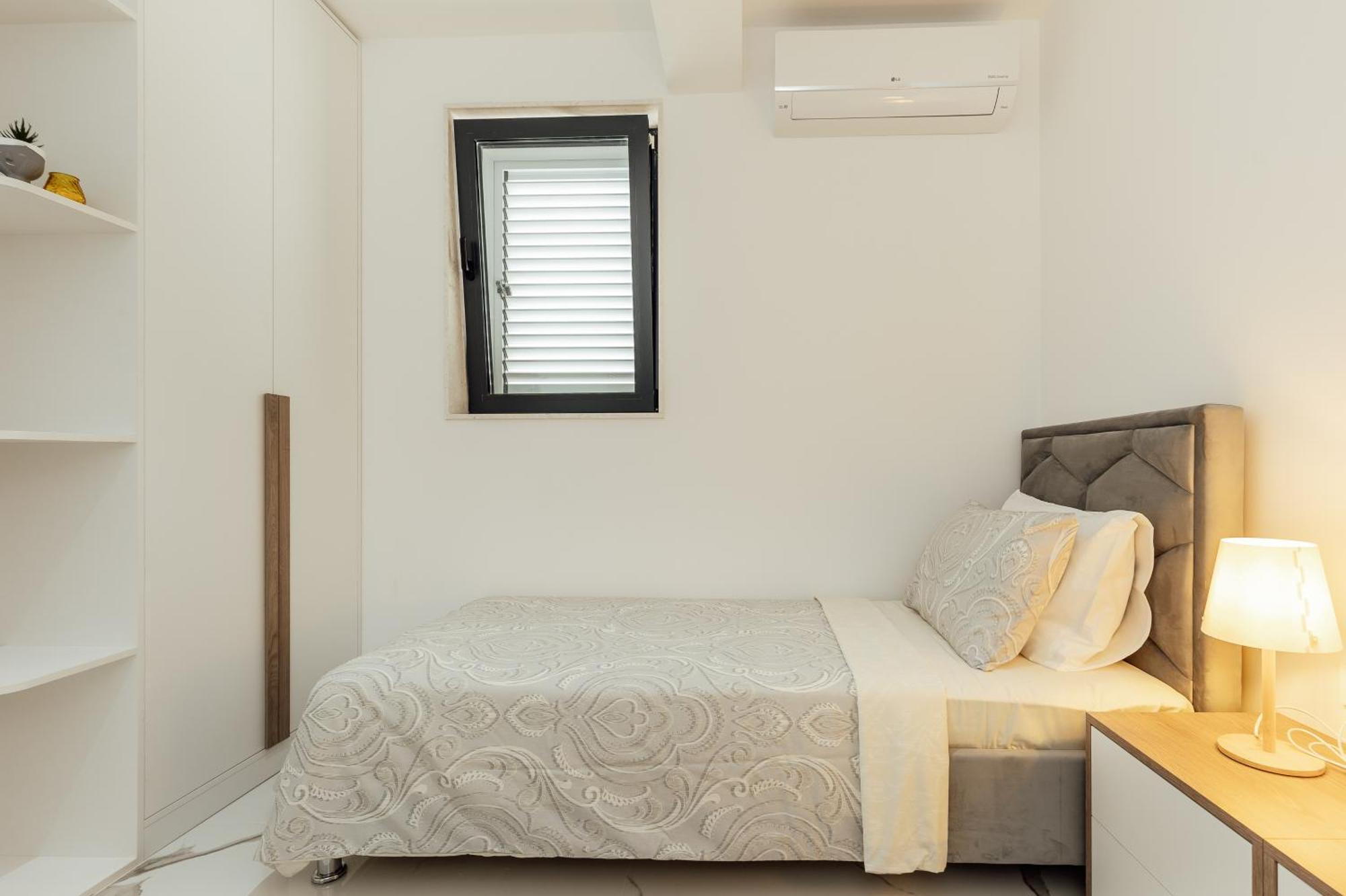 Savina Beachfront Oasis Herceg Novi Exteriör bild