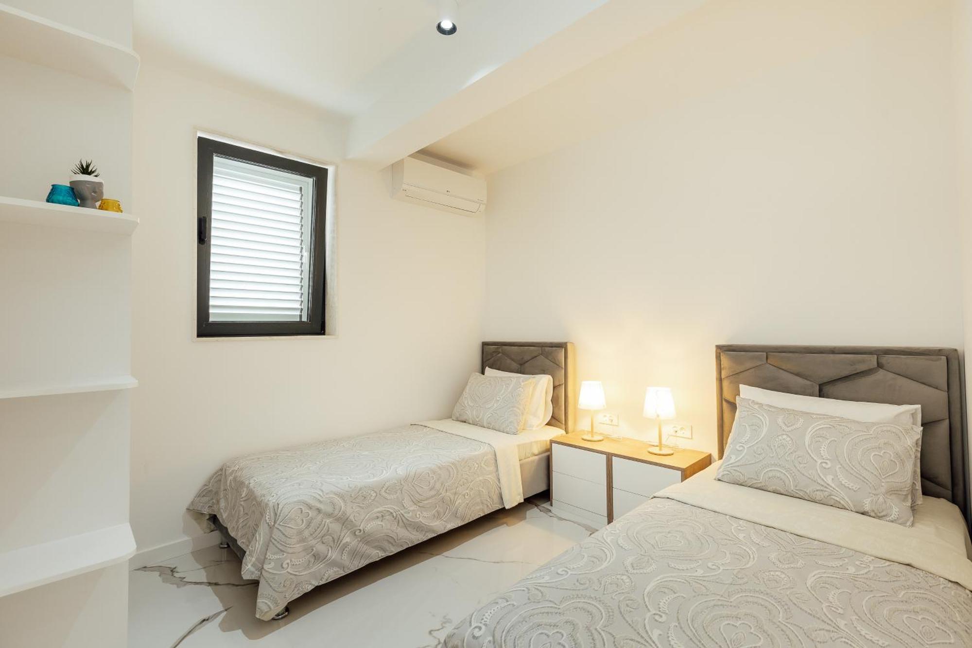 Savina Beachfront Oasis Herceg Novi Exteriör bild